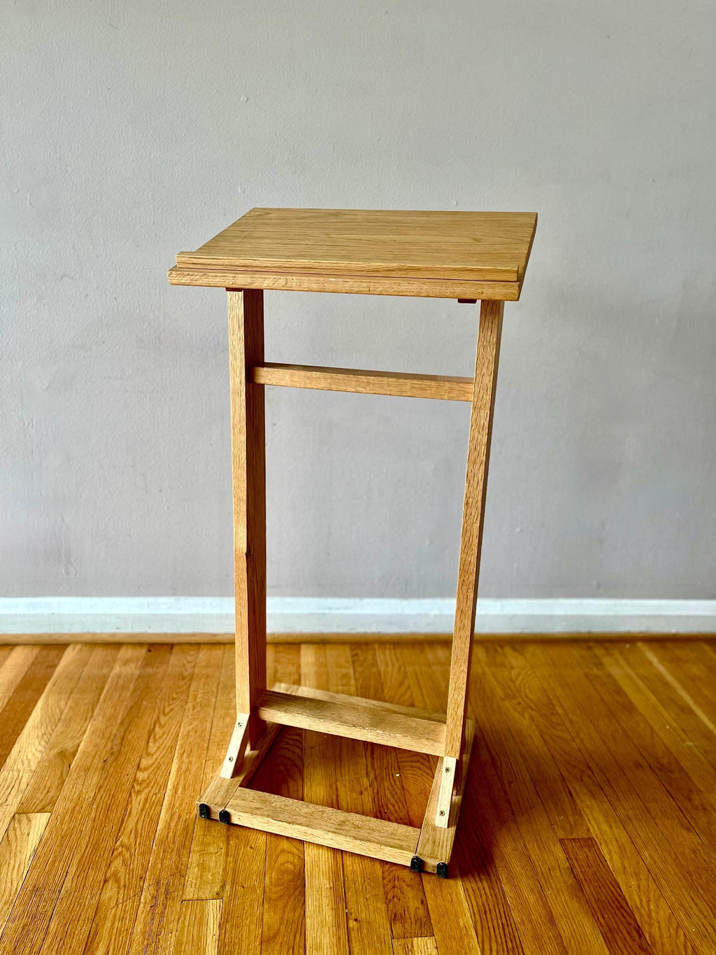 Wooden Floor Shtender