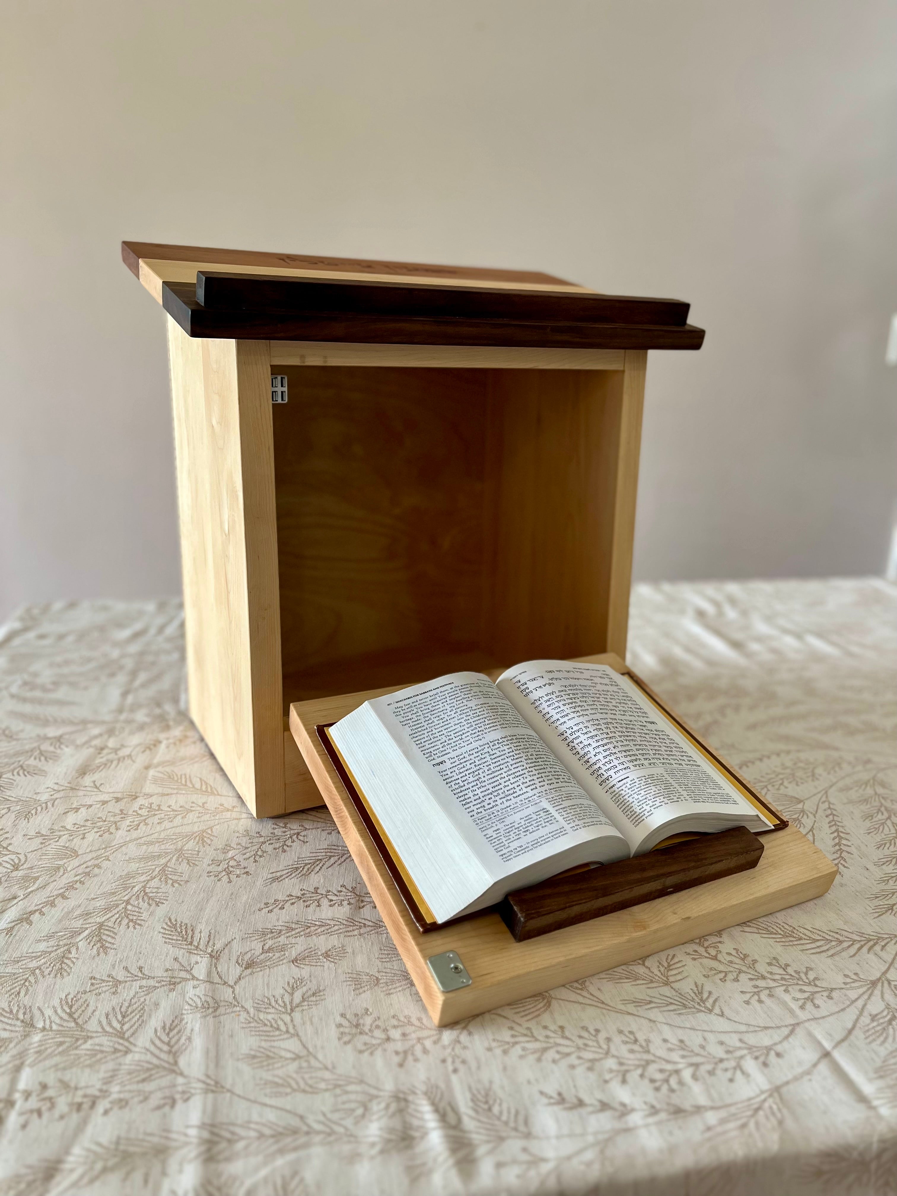 Cabinet Style Tabletop Shtender