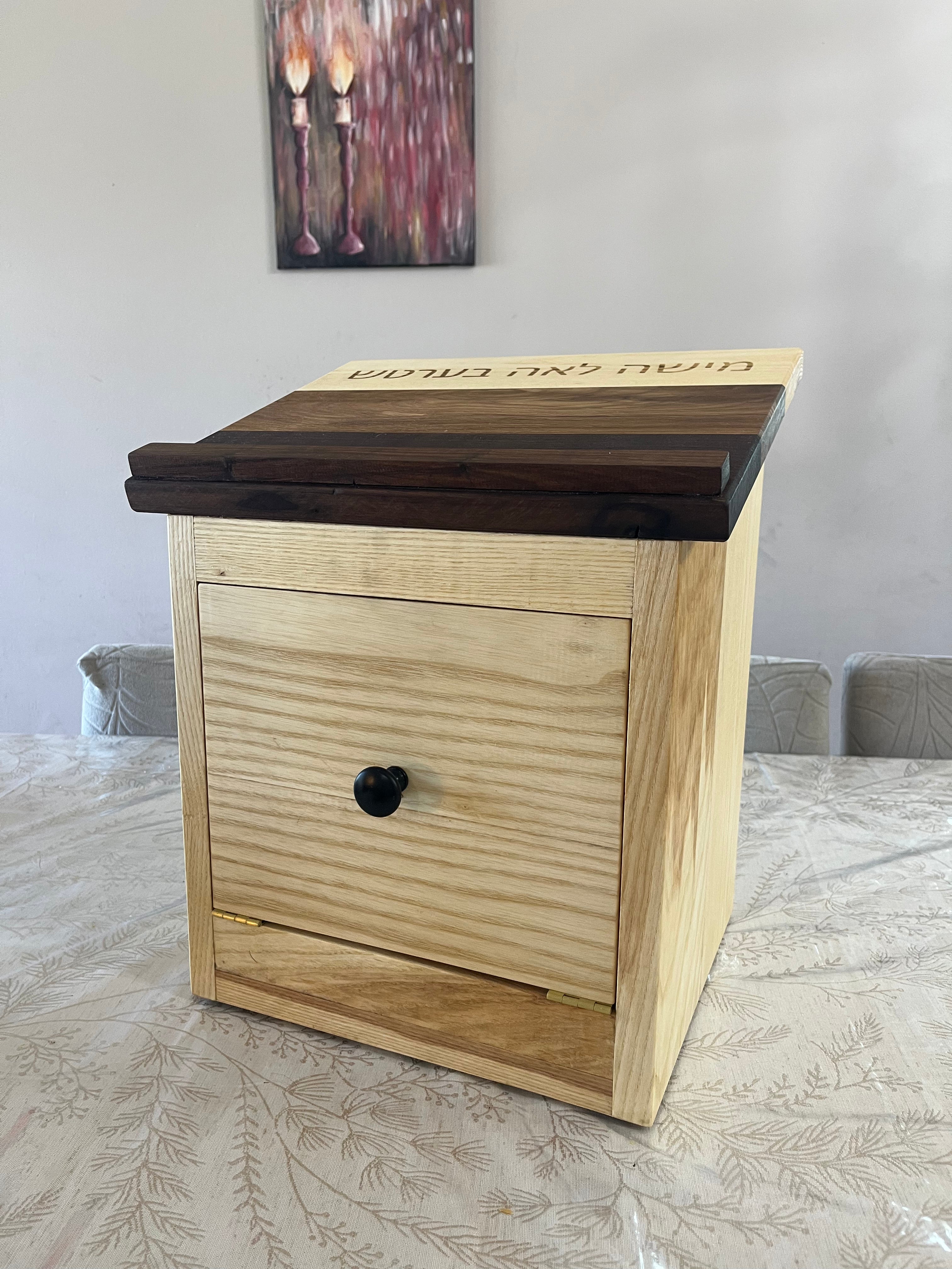 Cabinet Style Tabletop Shtender