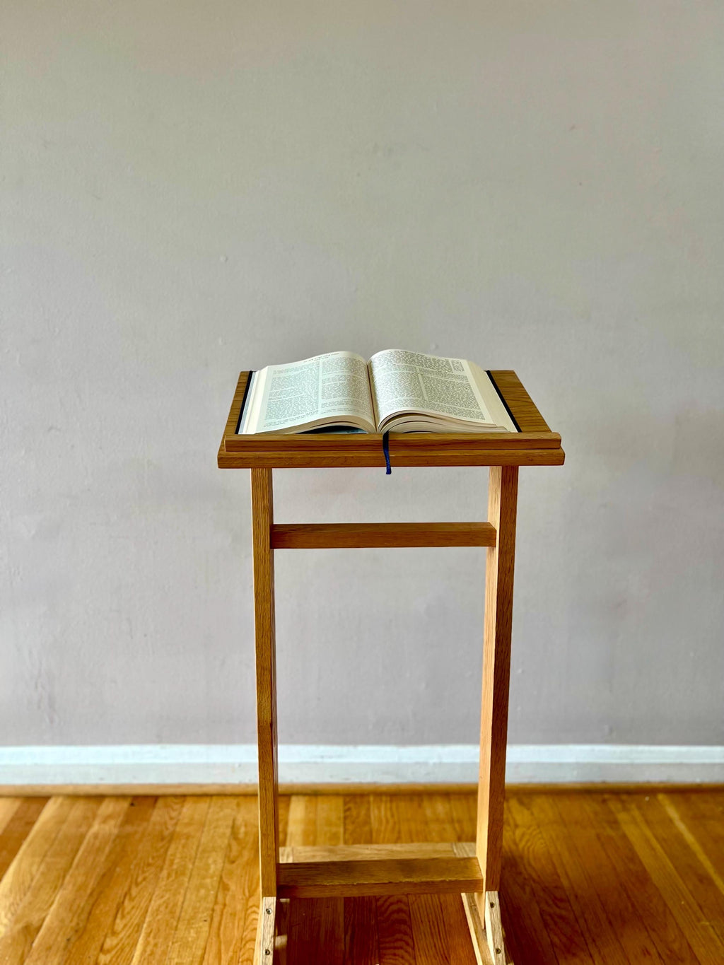 Wooden Floor Shtender