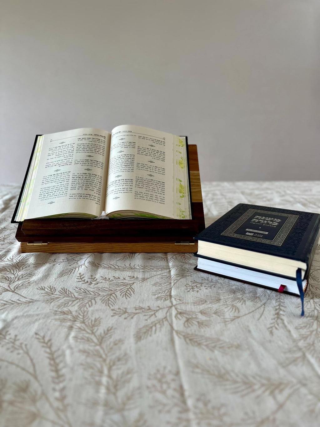 Tabletop Folding Shtender