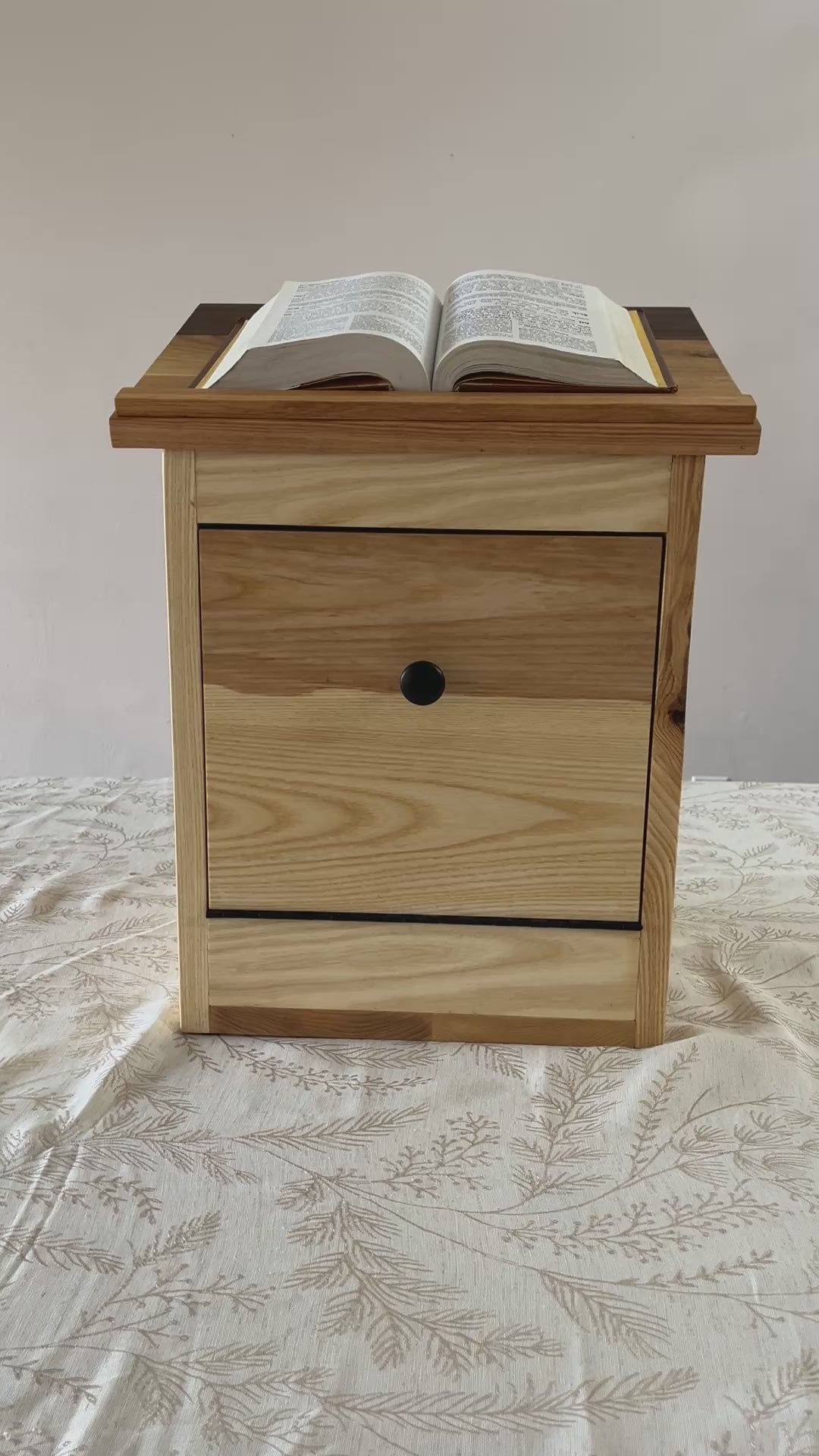 Cabinet Style Tabletop Shtender